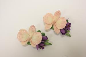 Зажим с орхидеей и фрезией