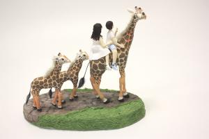 Скульптурная миниатюра с жирафами