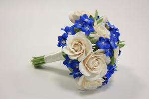 Бело - синий свадебный букетик